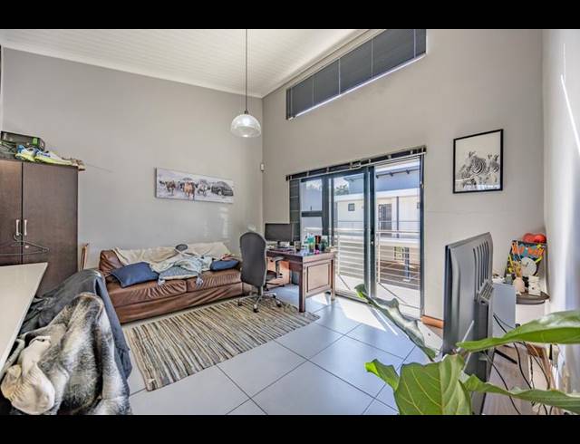 1 BEDROOM APARTMENT FOR SALE IN MENLO PARK